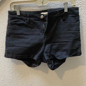 H&M black shorts
